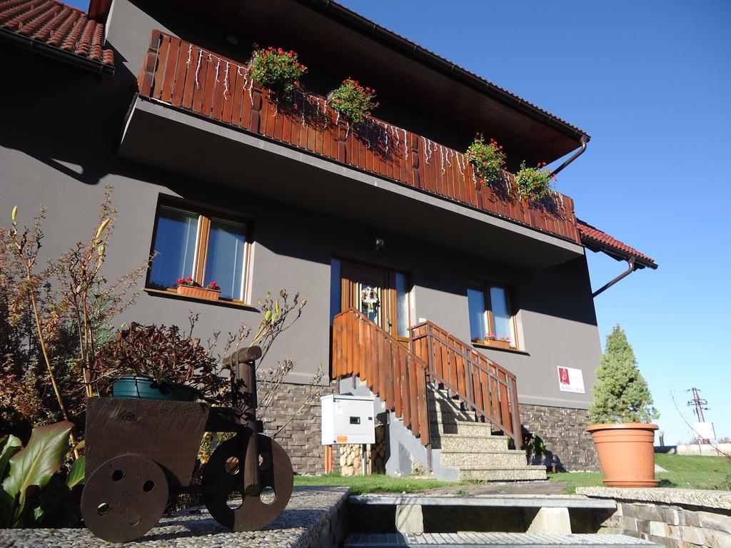 Apartmany Lipka Павчина-Легота Экстерьер фото